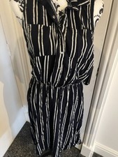 Excellent condition Size 14 – New Look Navy/White Striped Button Down Dress