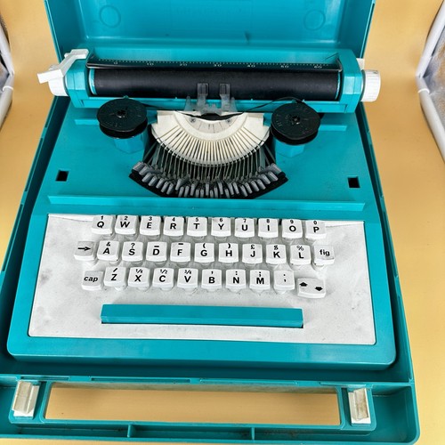 Petite vintage typewriter - vintage,