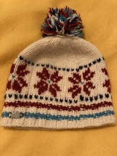 KuSan Knitted Winter Hat Bobble 100% Wool Alpine Style Red /cream VGC