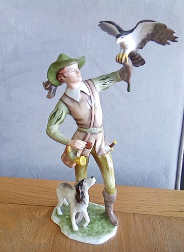 Kaiser falconer hunter - kaiser,