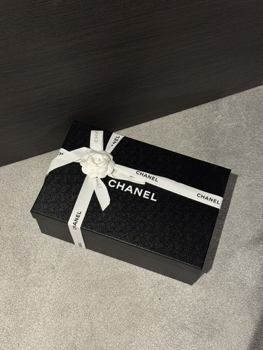 Chanel empty box - empty,