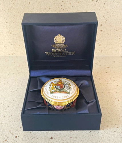 Royal worcester qeii - royal, golden