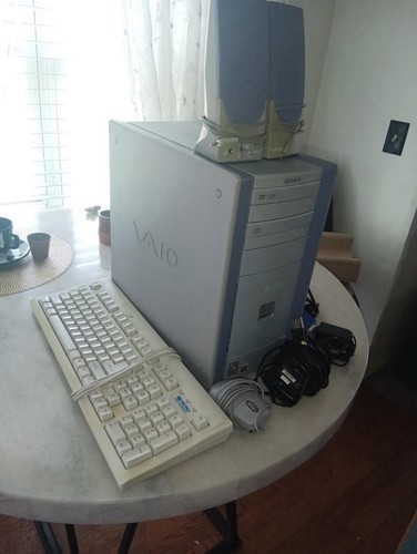 Sony desktop with speakers - desktop,