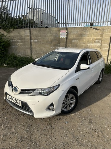 Toyota auris mk2 estate - toyota,