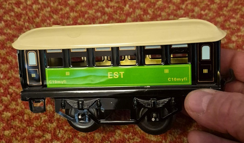 Hornby hachette gauge coach - o,