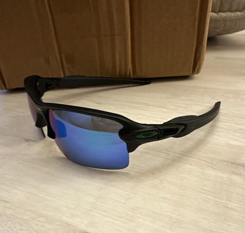 Oakley sports sunglasses - oakley, black