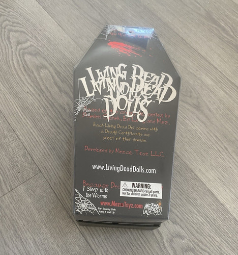 Mezco living dead - mezco, dolls