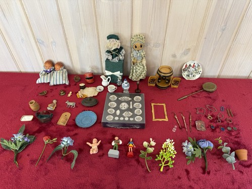 Dolls house miniatures - dolls,