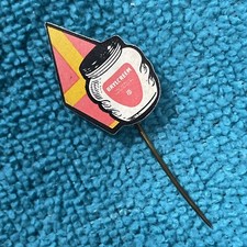 W502) Vintage Brylcreem Men’s Hair styling gel cream adverting lapel pin badge