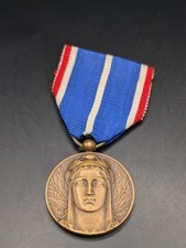 WW1 Original French Veteran Medal & Ribbon Rhineland Ruhr Tyrol 1914-1918 bronze