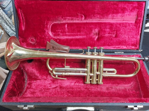 York trumpet with case - case, serial