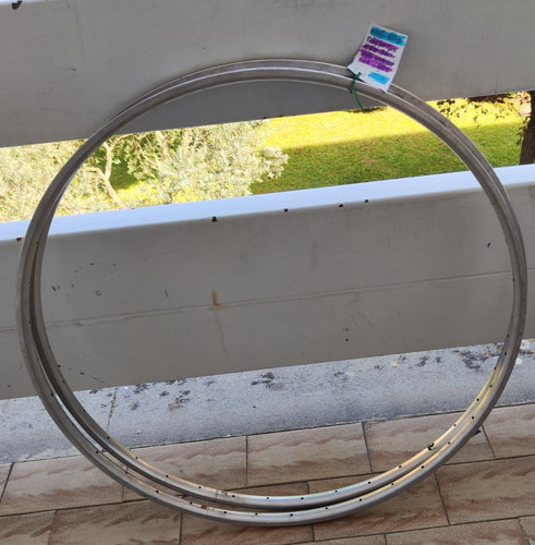 Pair old aluminum - aluminum, rims
