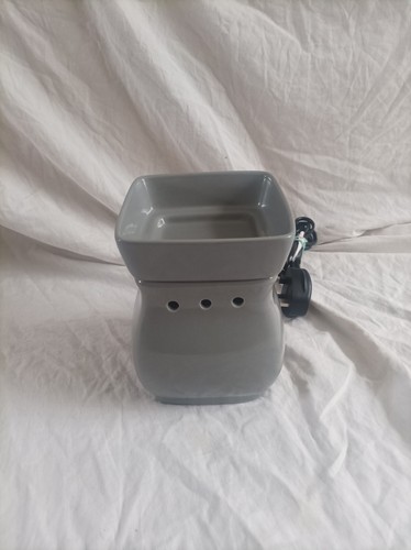 Scentsy wax warmer - warmer, in