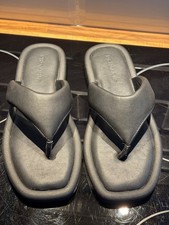 NEW BLACK  PRIMARK CUSHIONED