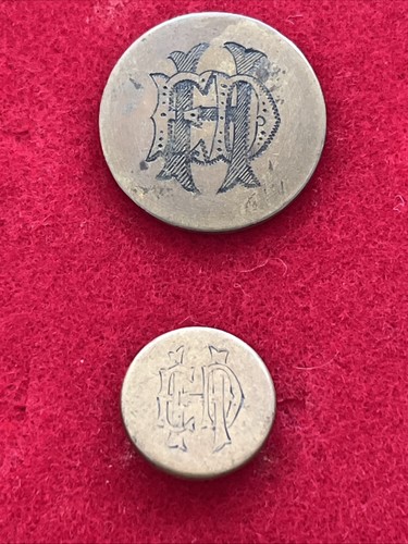 Hunt livery buttons east - buttons.,