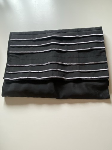 Next table runner black - table,