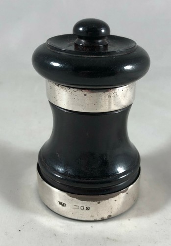 Vintage silver pepper grinder - silver,