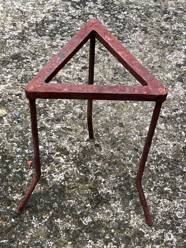 Vintage school lab tripod - vintage, 8”