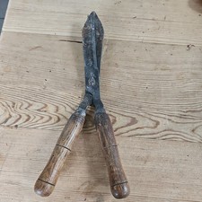 Vintage shears - small & lightweight.  - cut nicely.  Garden, topairy.
