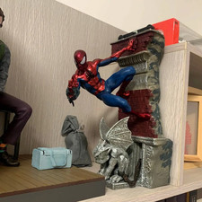 Spider-Man Wall Statue Figure