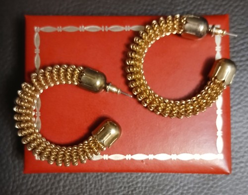 Vintage gold coil hoop - gold,