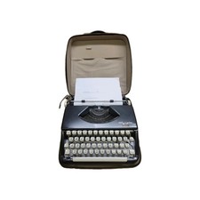Olympia Splendid 66 Typewriter with Case