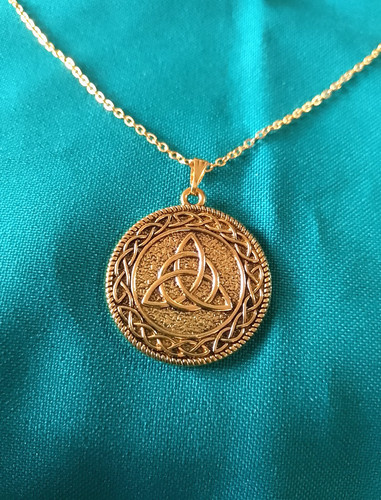 Celtic triquetra knot - triquetra,