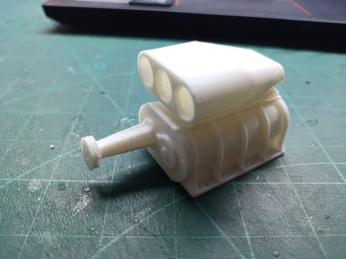Scale engine for car - 1/10,