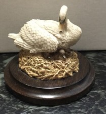 country artists swan and cygnets nesting small ornament(see description/photos)