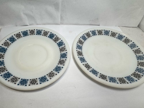 Jaj pyrex chelsea plates pair - chelsea,