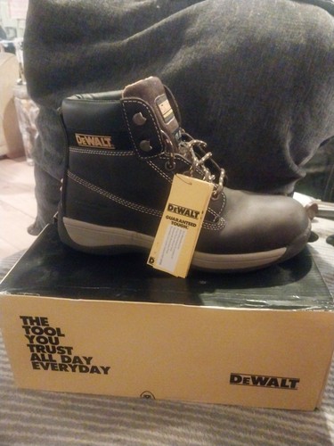 Dewalt apprentice saftey boots - dewalt,