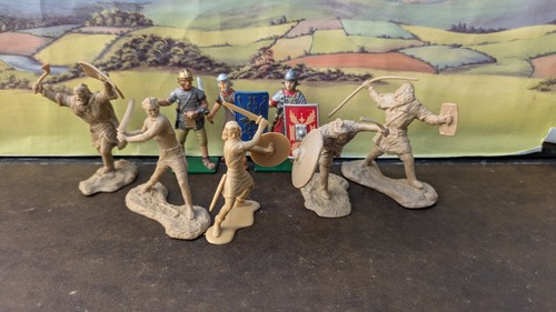 Toy plastic soldiers - 1/32,