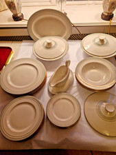 Royal Doulton Berkshire, Dinner Service inc 23 plates
