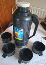 Addis Vacuum flask 1.8 litre with four cups.