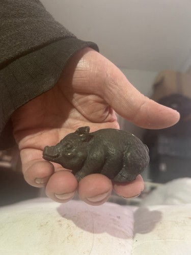 Pig figurine - figurine,
