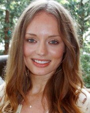 SEXY LAURA HADDOCK 8x10 PHOTO