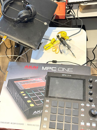 Akai professional mpc one - professional,