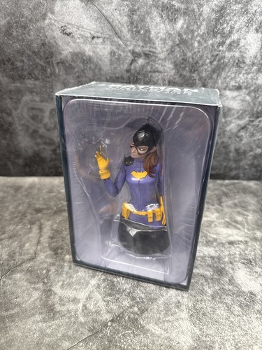 Batman batgirl collectors bust - batman,