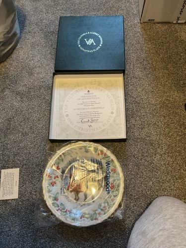 Two wedgwood christmas - v&a,