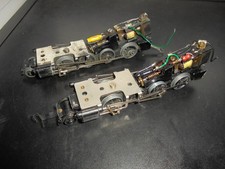 2x HORNBY DUBLO 2-8-0 8F FREIGHT CHASSIS ONLY 3 RAIL - SPARES OR REPAIR