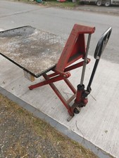 Adjustable pallet truck platform, workbench.