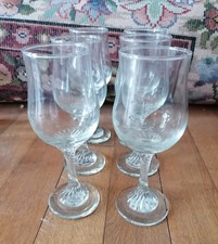 6 wine glasses with twisted