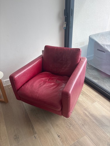 Natuzzi red leather swivel - -,