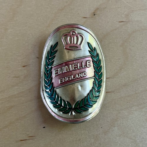 Vintage 1980 emmelle badge - emmelle,