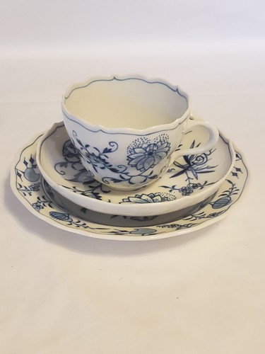 Meissen blue onion - blue, crossed