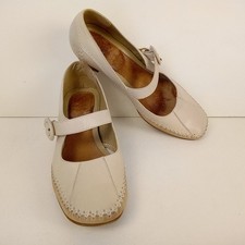 K By Clarks Two Tone Cream