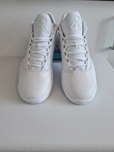 Jordan max aura size 7 - aura,