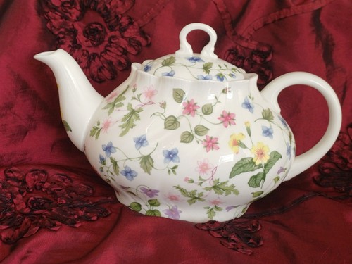 Queens china teapot country - queens,