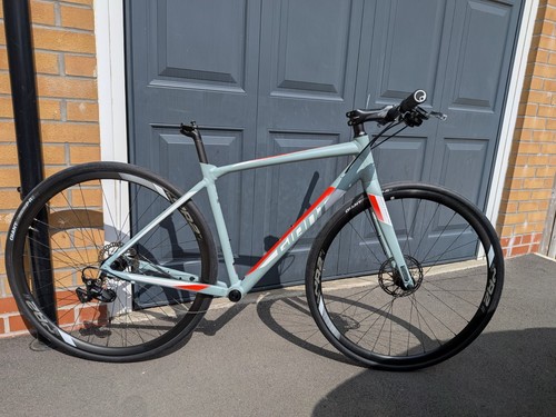 Giant contend road bike - sl,