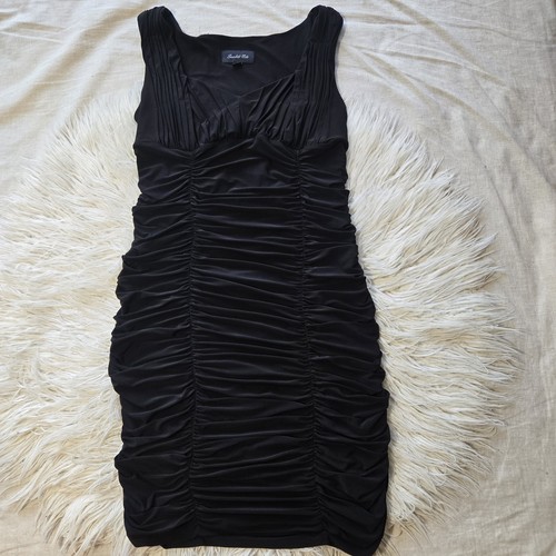 Scarlett nite neck dress - v,